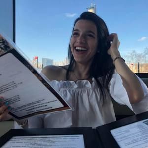 Meet your Posher, Christina